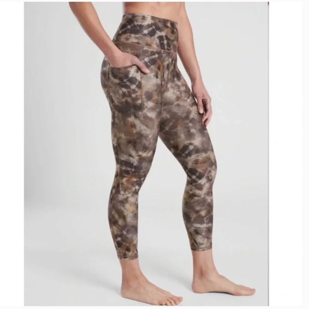 Athleta Salutation Stash Pocket II Print 7/8 Calypso Neutral Brown Small